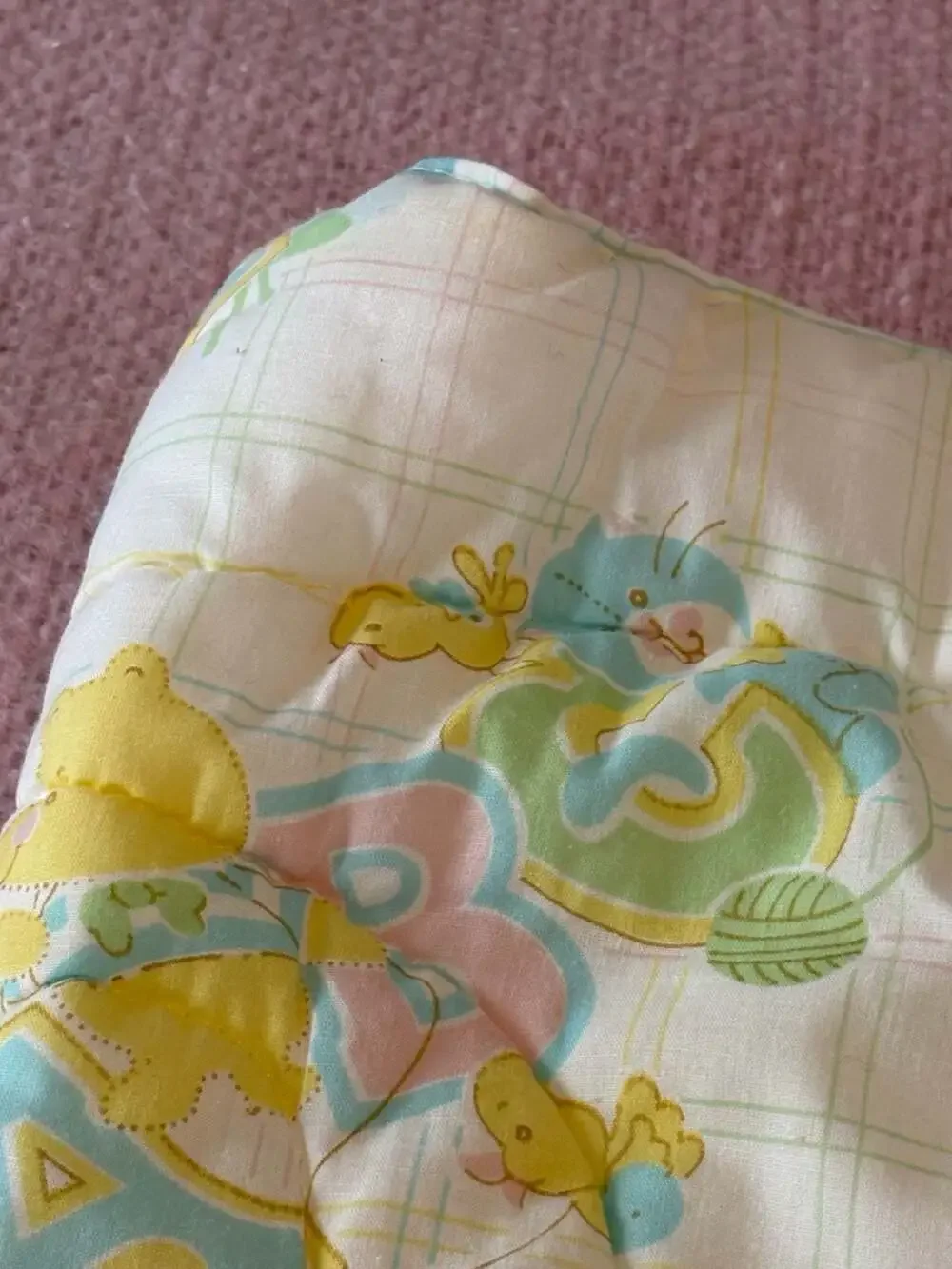 Vintage 1981 The Kendall Company Baby Sleeping Bag Quilted Comforter Pastel Alph